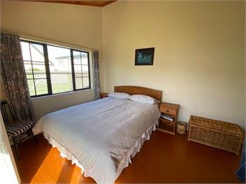 A STAY IN PARADISE ON PIPI ROAD - WHANGAMATA