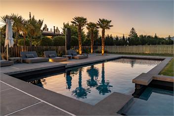 Horseshoe Bend Estate | Sleeps 12 | Swimming Pool | Spa Pool | Tennis Court | Set on Large Grounds - Wanaka