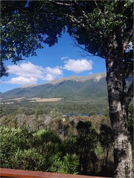 The Lake Escape Bach - Nelson Lakes