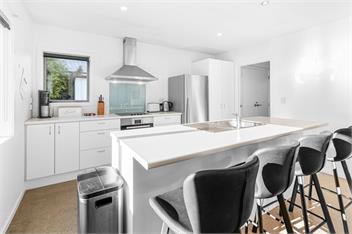 The Modern Retreat - Albert Town