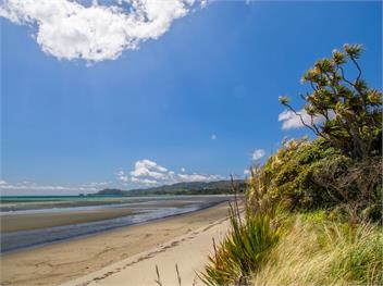 At The Beach (Bachcare) - Takaka