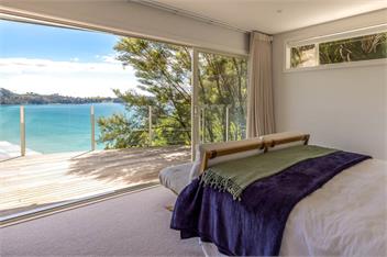 GARRATT VIEW - WAIHEKE ISLAND 