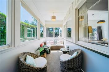 Fiordland Hideaway (Bachcare) - Te Anau
