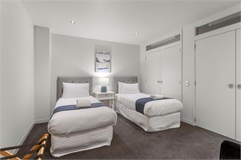 The Moorings Apartment 5 - a stone's throw from the lake! - Taupo