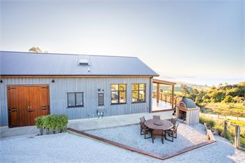 The Stables - Executive Country Living - Pohara