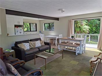 Lake House and Studio (Bachcare) - Lake Rotoiti