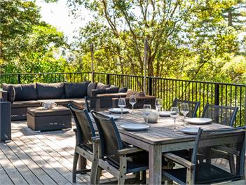 Modern Coastal Tree House (Bachcare) - Whangamata