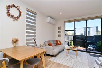 City-side Riccarton, Walk to Mall - Matai St West -