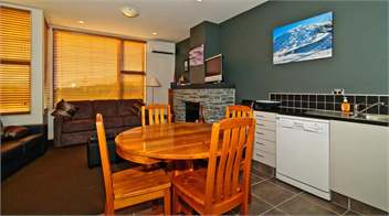 Absolute Cardrona skiing retreat - Wanaka