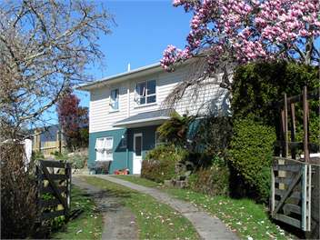Patons Rock Holiday Unit - Takaka