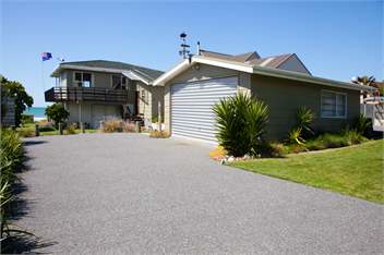 ABSOLUTE BEACHFRONT - Hawke's Bay