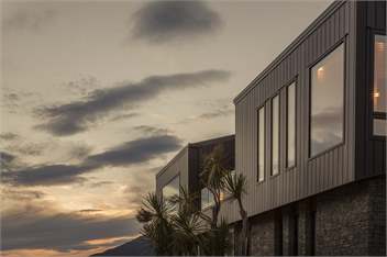Lakehouse Joela | Prime Location + Luxury Living - Queenstown