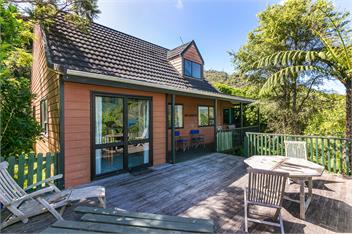 'Pines Lodge', Endeavour Inlet, Queen Charlotte Sounds - Picton