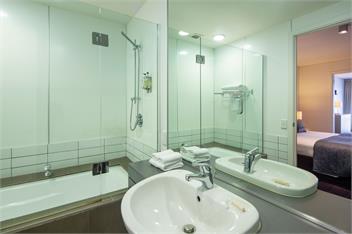 Marina 3 Bdrm Apartment with Views - Queenstown