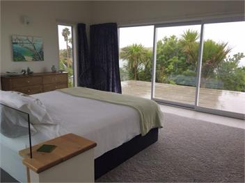 Luxury, Large, Modern Beach Home - Whangarei