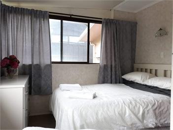 Family Beach House - Gisborne