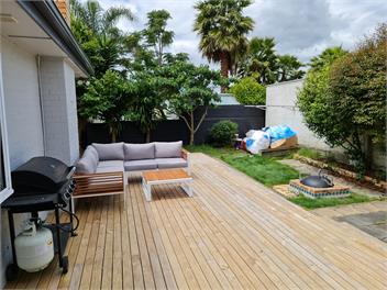 J&L Holiday House - Hamilton
