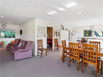 Family Fun at The Lake (Bachcare) - Lake Tarawera