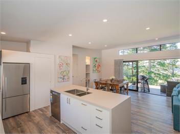 Treetop Bach (Bachcare) - Whangamata