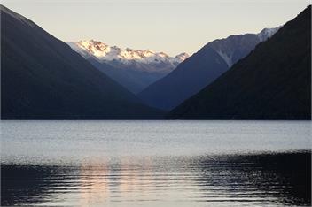 Modern and cosy with stunning mountain views - St Arnaud