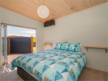 Castaway Bach (Bachcare) - Whangamata