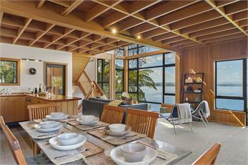 Wai Marino - the deluxe tree house -Taupo - Taupo