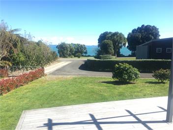 Ligar Bay Retreat - Across road from beach! - Golden Bay