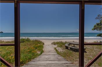 Poppy's Beach House (Bachcare) - Whangapoua