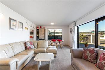 Handy Holiday Beach House  - Whangamata