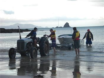 Kneedeep - Beach front escape! -
