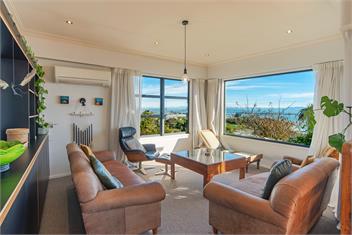 Moana Escape - Tasman Bay Views, Pool, Spa & Sauna - 