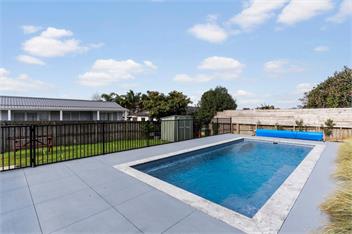 Poolside Pause (Bachcare) - 